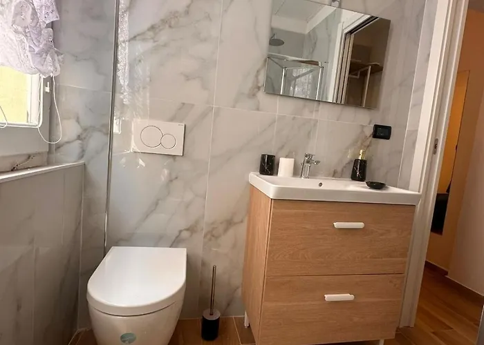 Via Prione 3* La Spezia